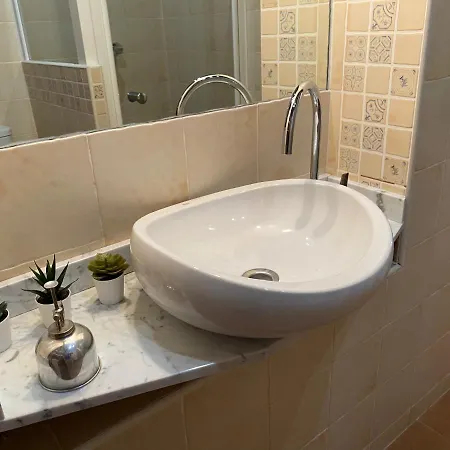 Domus Alfileritos Апартаменти *