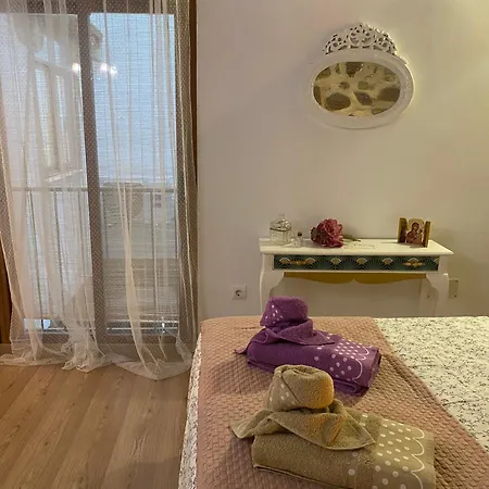 Domus Alfileritos Апартаменти *