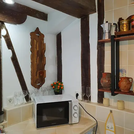 Domus Alfileritos Апартаменти