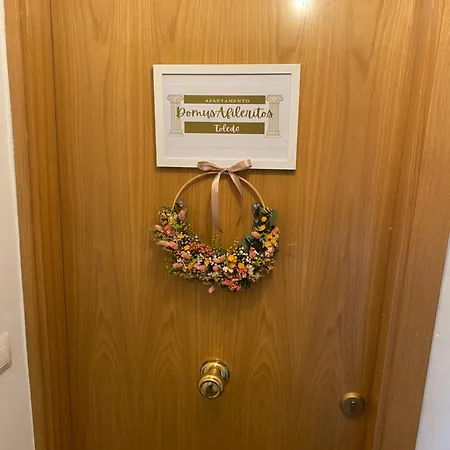 Domus Alfileritos Апартаменти