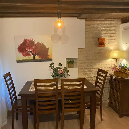 Domus Alfileritos Апартаменти